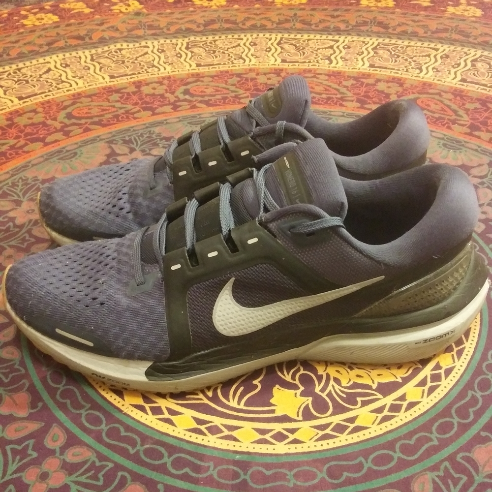 Nike Air Zoom Vomero 16 navy gum